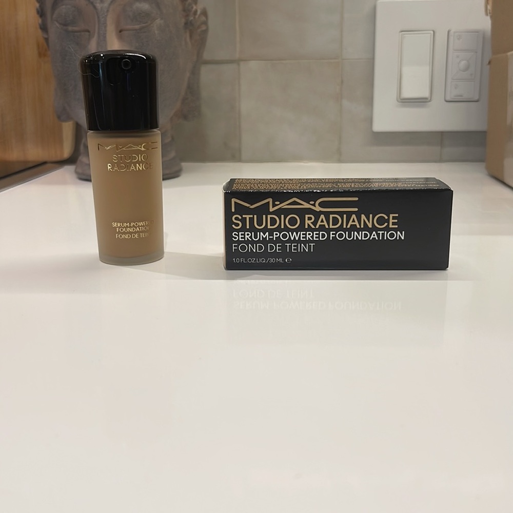 MAC Studio Radiance Serum-Powered Foundation Color NC38 NEW IN BOX